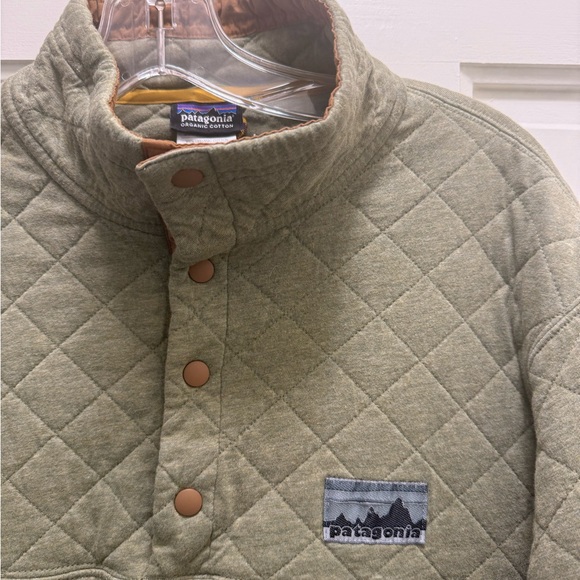 Patagonia Sage Green Quilted Pullover - Picture 2 of 3